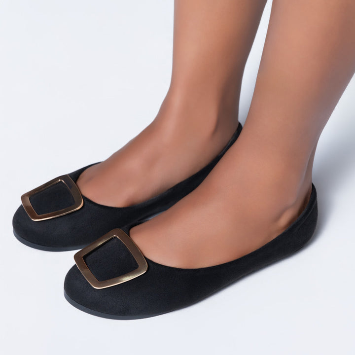 Black Round Toe Pump