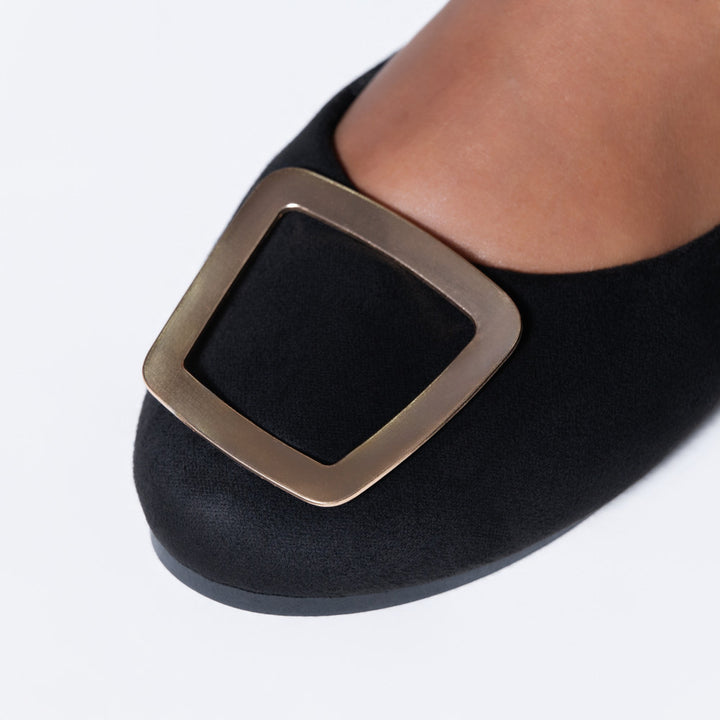 Black Round Toe Pump