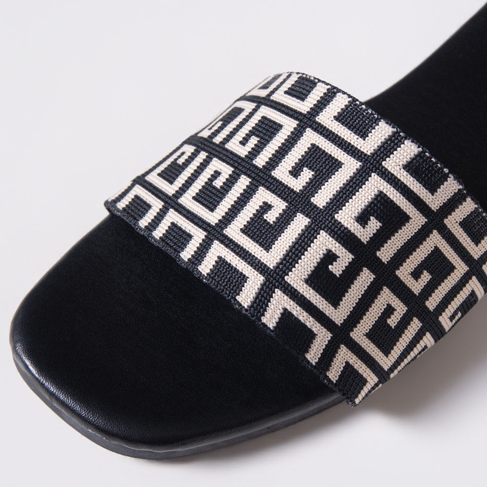 Ladies Printed Black Sandals