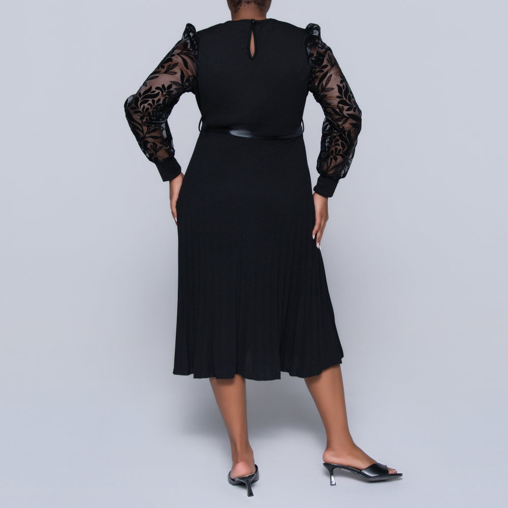 Plus Size Black Long Sleeve Pleated Dress