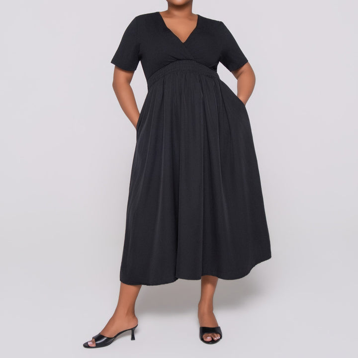 Plus Size Short Sleeve Black Dress