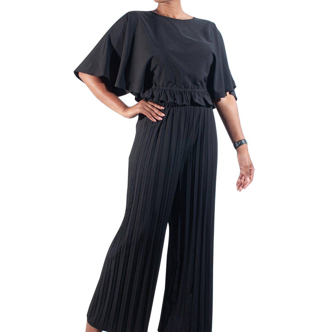 Short Sleeve Black Crop Top And Pleated Pants