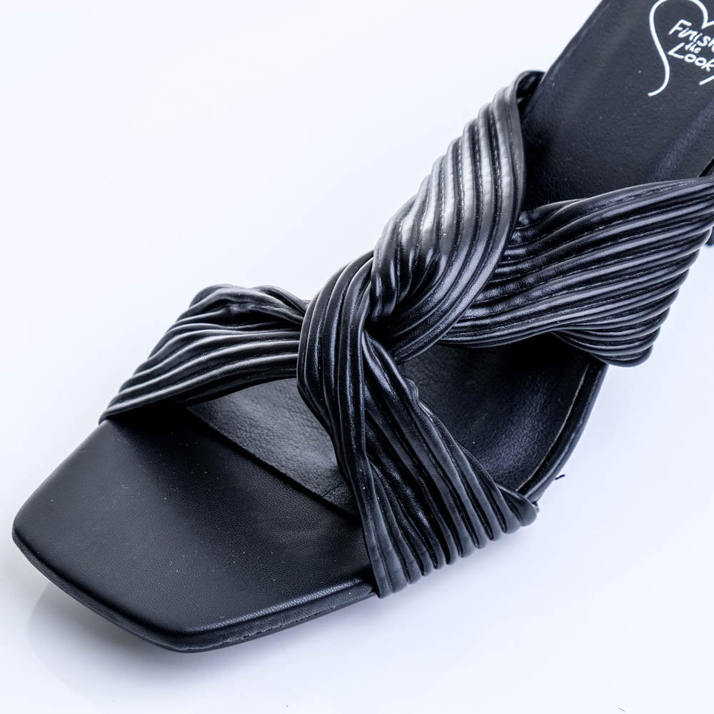 Black Twisted Pleated Heel